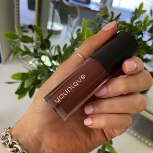 ❌SOLD❌younique lucrative Lip gloss in Loved